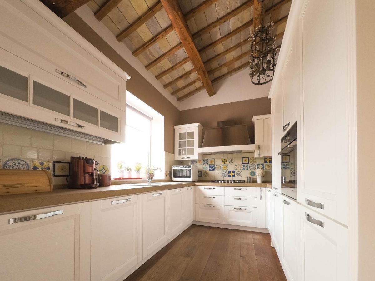 Il Bianconiglio R&B Bed & Breakfast Carraie Екстериор снимка