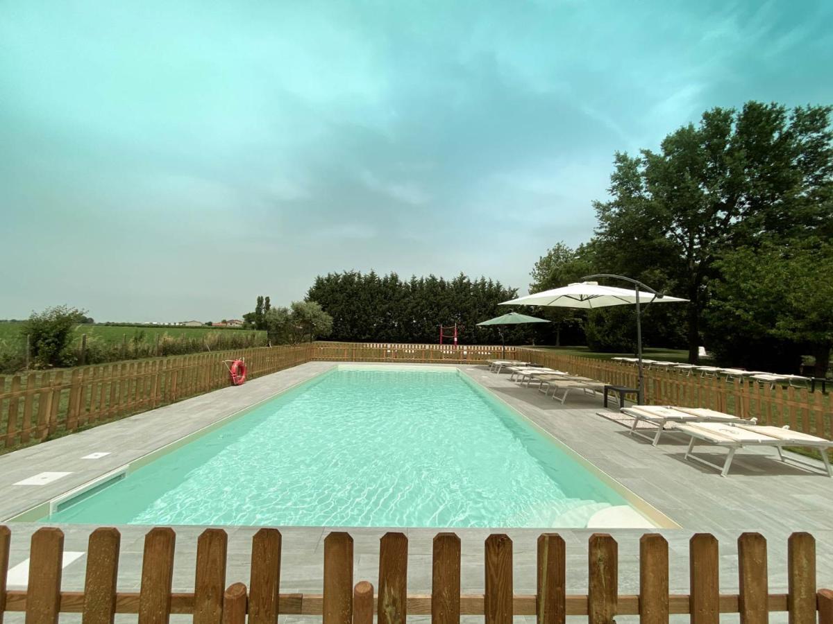 Il Bianconiglio R&B Bed & Breakfast Carraie Екстериор снимка